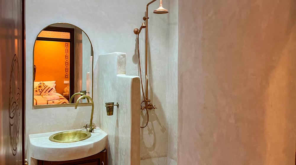 Salle de bain de la Chambre Bihi du Bihi Lodge Maison d'hôtes Azro Marrakech