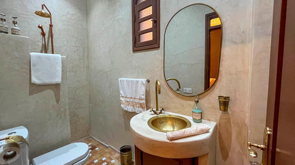 Salle de bain de la Chambre Azro du Bihi Lodge Maison d'hôtes Azro Marrakech
